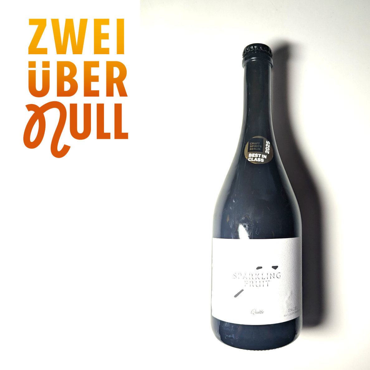 Logo plus Flaschenabbildung "Sparkling Fruir"